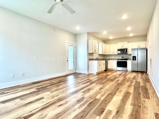 Foto del edificio - Modern 3BR/2.5BA Townhome | $2,100/mo. | P...