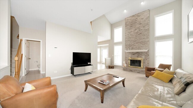 Building Photo - 2048 Ivy Ridge Dr