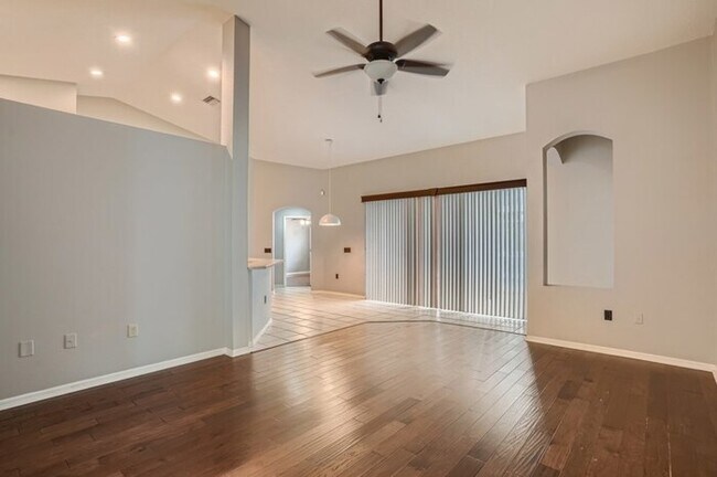Building Photo - 14910 Heronglen Dr, Lithia, FL, 33547