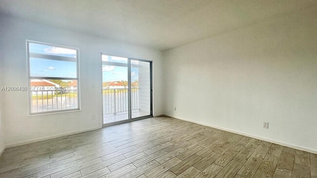 Foto del edificio - 258 Cypress Point Dr