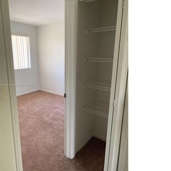 Foto del edificio - 1422 SE 24th Ct