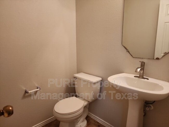 Building Photo - 2724 Breezy Point Cove