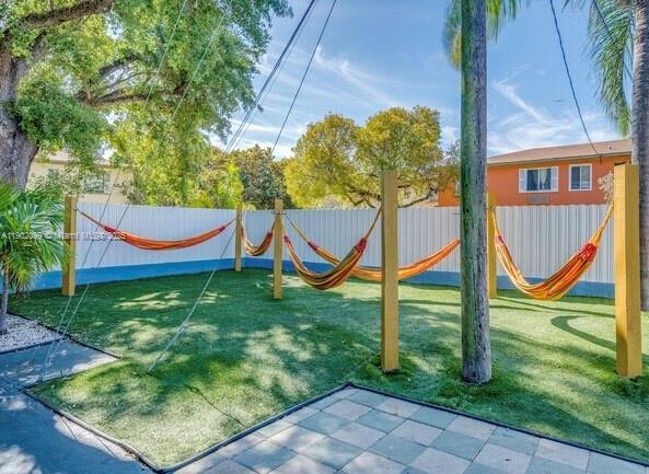 Foto del edificio - 5215 NE 3rd Ct