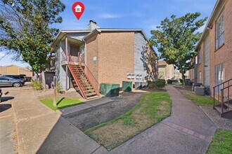 Building Photo - 9350 Country Creek St