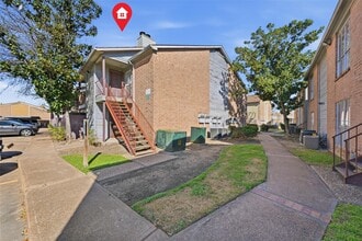 Building Photo - 9350 Country Creek St