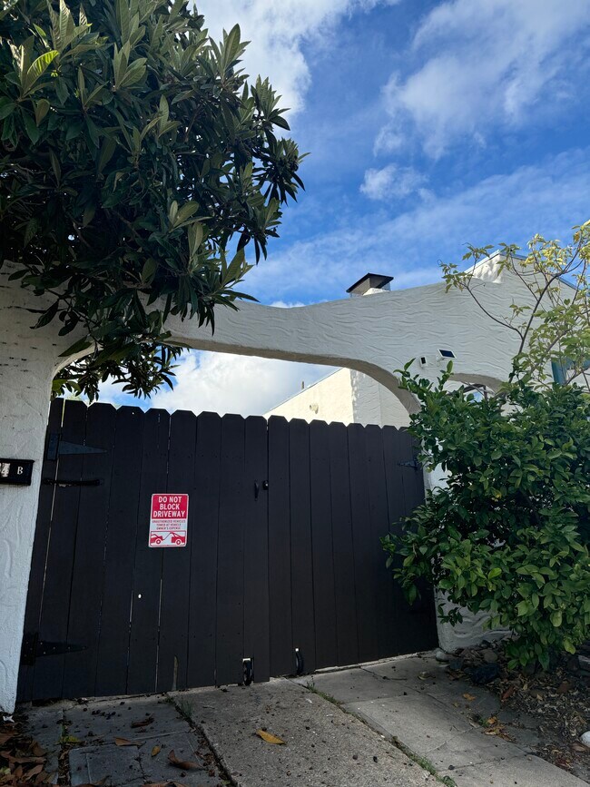 Foto del edificio - 3264 Landis St