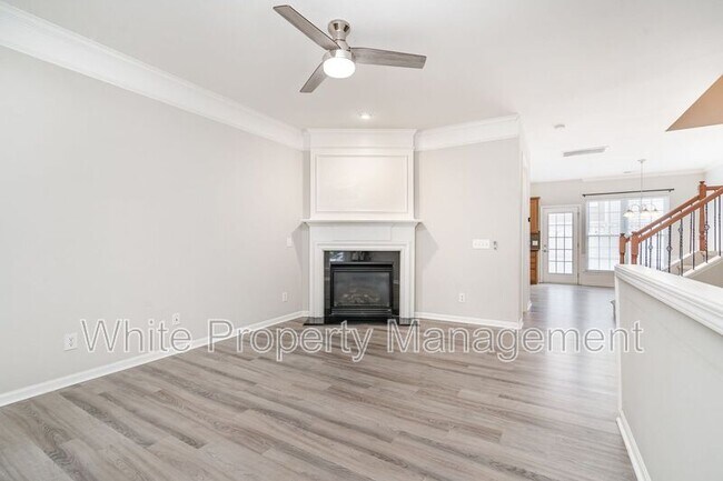 Foto del edificio - 822 Granby Dr