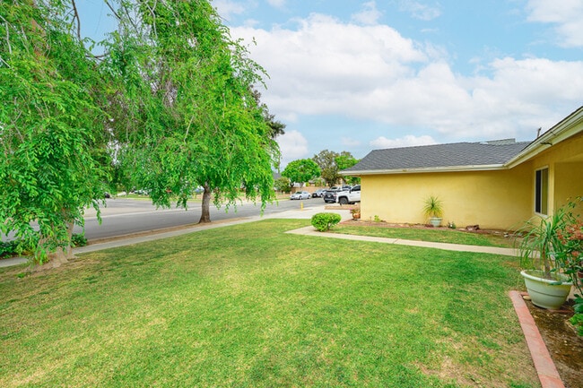 Foto del edificio - Beautifully Renovated 3BR/2BA Single-Story...