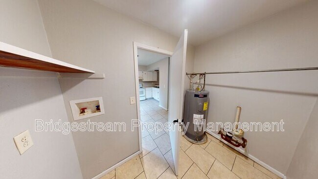 Foto del edificio - 237 Gilbert Ave