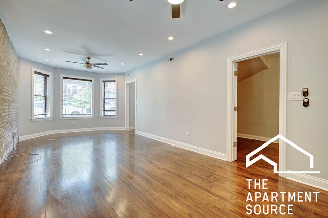 Building Photo - 2019 N Hoyne Ave