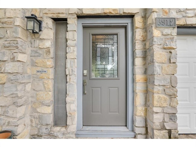 Building Photo - 3912 Lemos Dr