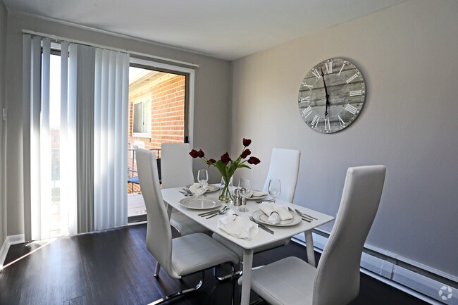 Área de comedor - Laurel Manor Apartments