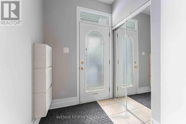 Building Photo - 298 Parkin Cir