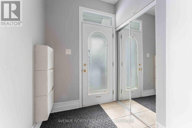 Photo du bâtiment - 298 Parkin Cir