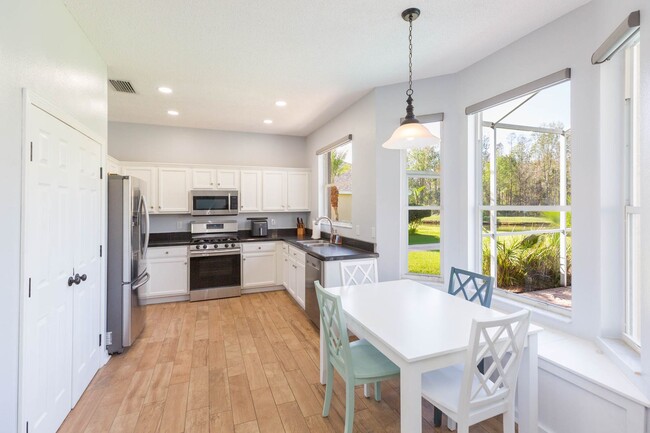 Building Photo - Wesley Chapel 4 Bed, 2.5 Baths + Loft, Poo...