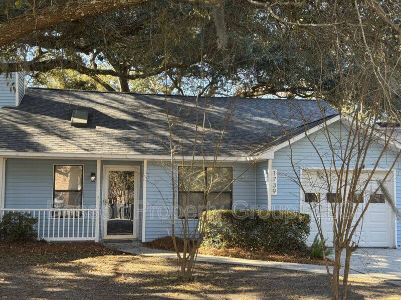 Photo - 1739 River Front Dr