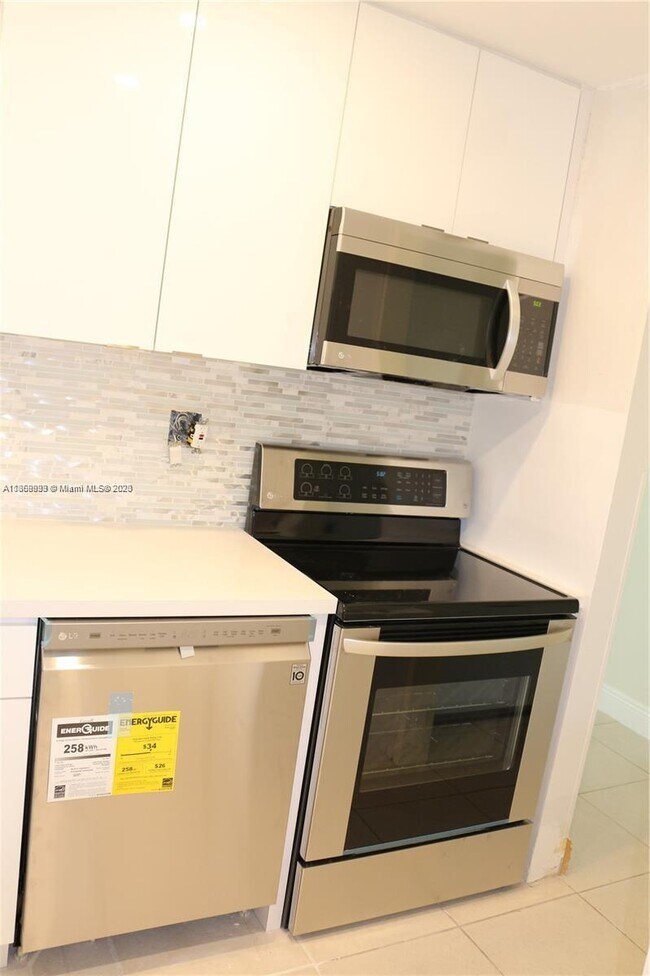 Foto del edificio - 8005 SW 107th Ave