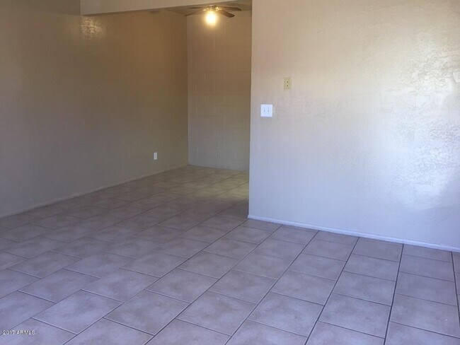 Foto del edificio - 7010 N 68th Dr