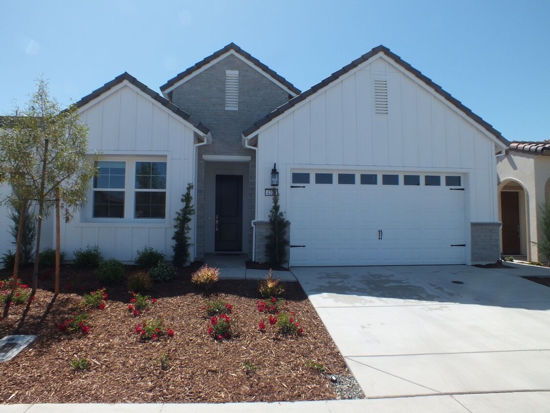 Foto principal - Active 55+ Regency at Folsom Ranch - newly...