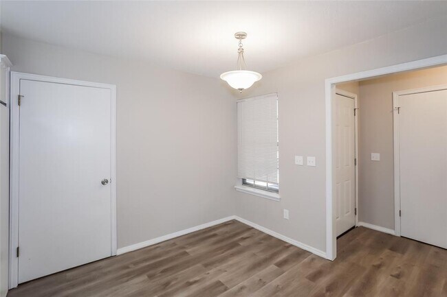 Foto del edificio - 2625 N Grant Ave