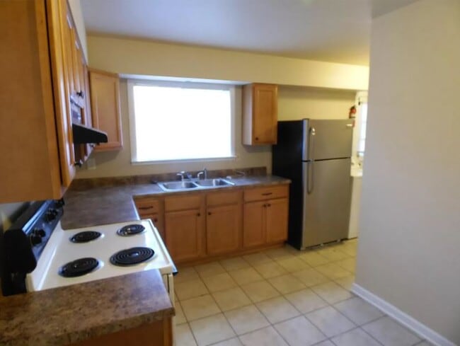 Building Photo - 5150 Fernleaf Ave