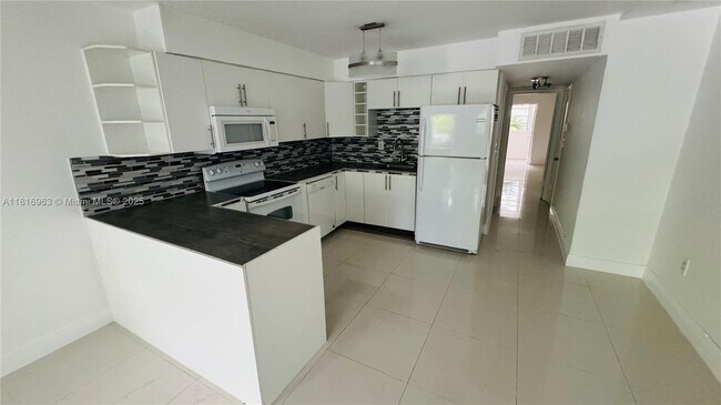 Foto del edificio - 1120 102nd St