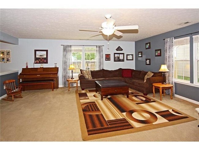 Building Photo - 5 Bedroom Home in Greenwood