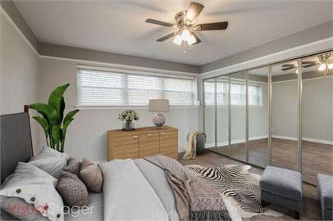 Foto del edificio - GARDEN COURT