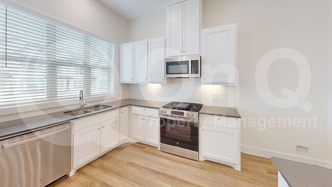 Building Photo - 353 Buck Ridge Dr