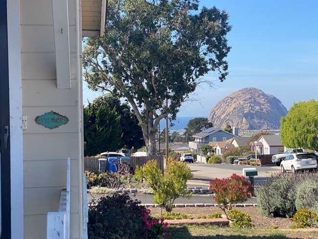 Building Photo - 944 Mesa St