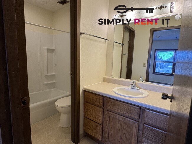 Foto del edificio - Renovated 2 bedroom, Story City