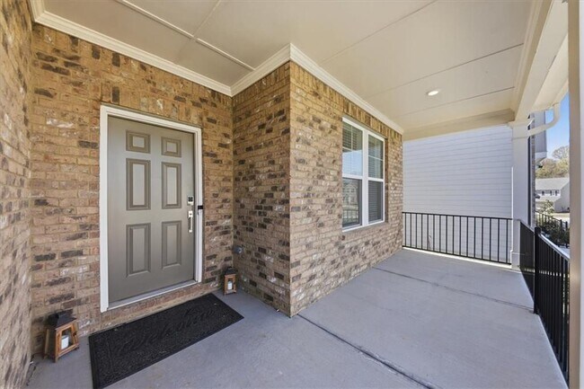 Foto del edificio - 3939 Alderstone Dr