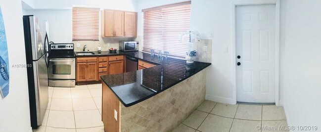 Foto del edificio - 7801 Hispanola Ave