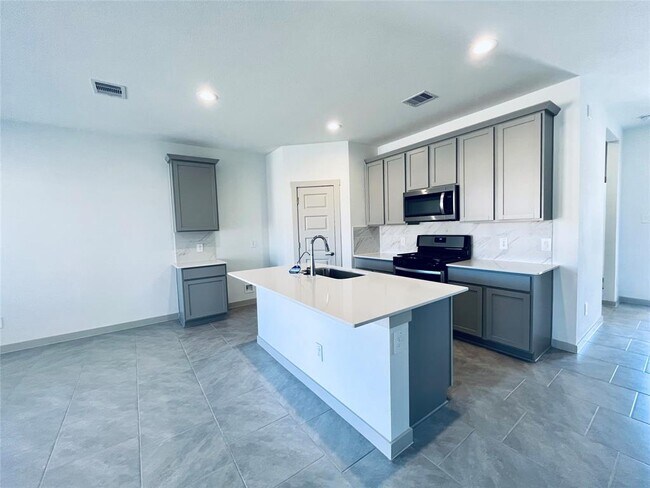 Foto del edificio - 3314 Silverton Dr