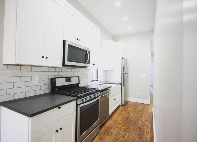 Foto del edificio - 1713 Madison St