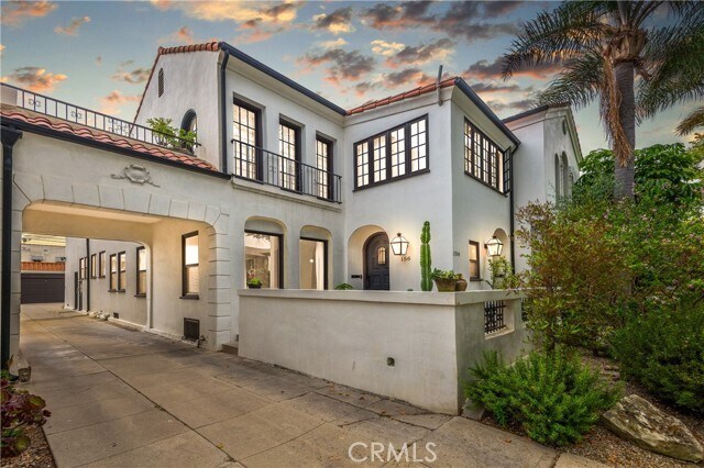 Foto del edificio - 156 N Orange Dr