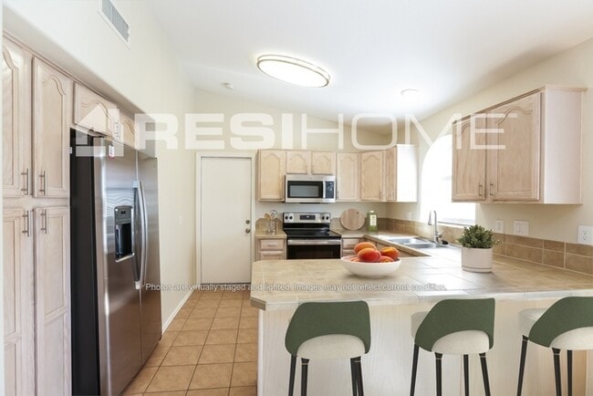 Building Photo - 2604 N 126th Dr