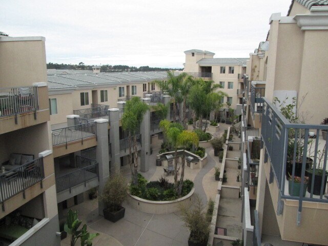 Foto principal - Adorable 1BR Condo in Carmel Valley with W...