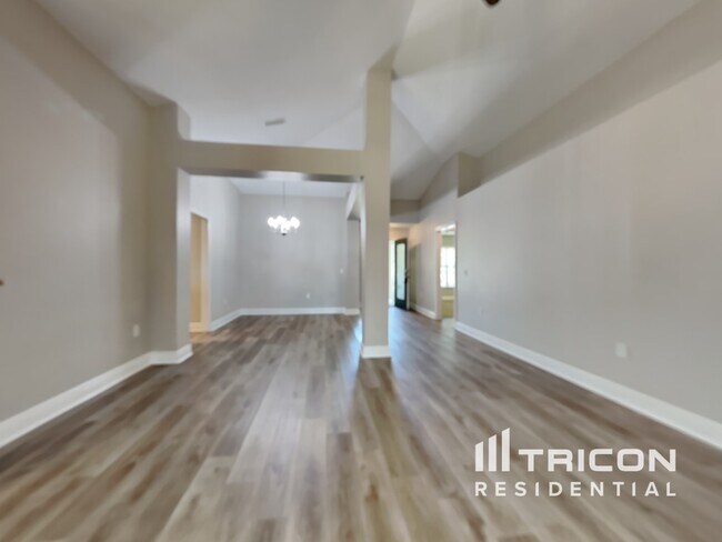 Building Photo - 10811 Standing Stone Drive Wimauma FL