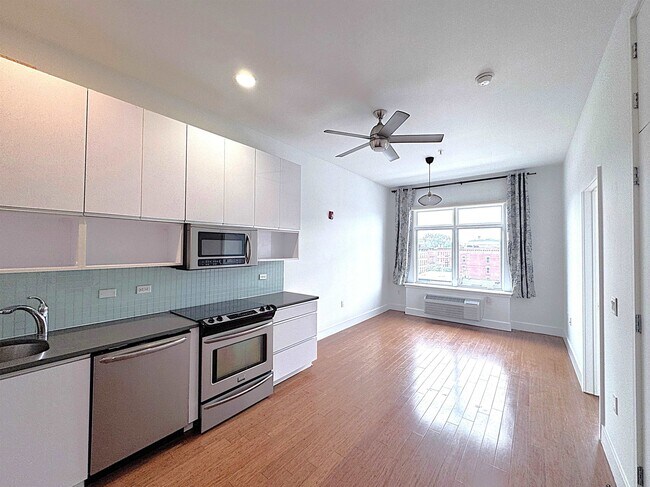 Foto del edificio - 217 Newark Ave