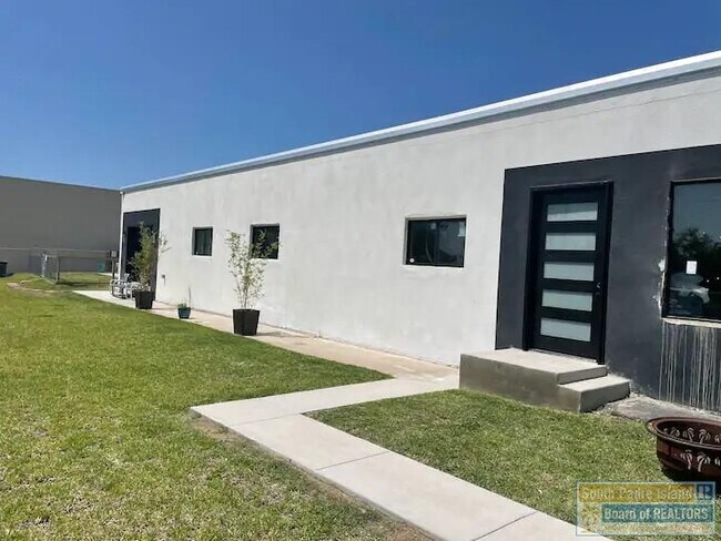 Foto del edificio - 711 S Shore Dr