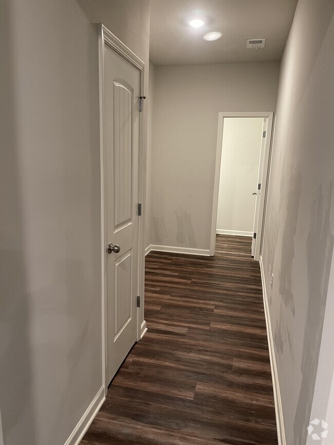 Building Photo - 304 Dorval Cir