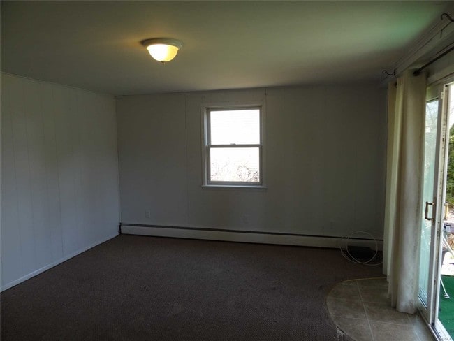 Building Photo - 622 Spur Dr N