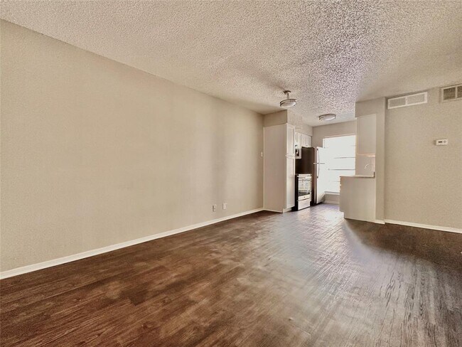 Building Photo - 2803 Hemphill Park