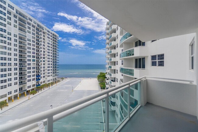 Building Photo - 3001 S Ocean Dr