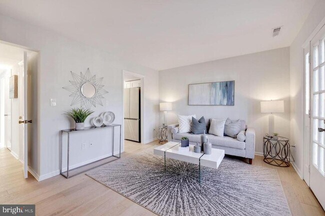 Foto del edificio - 4940 Bradley Blvd