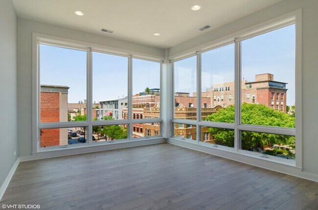 Building Photo - 1507 W Carmen Ave