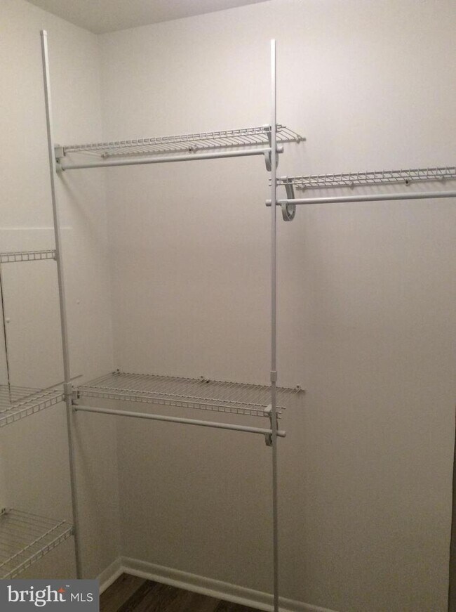 Foto del edificio - 7 Rockford Rd