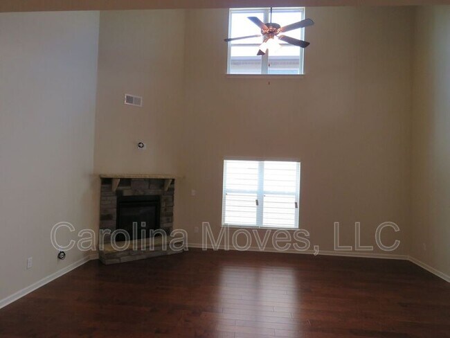 Foto del edificio - 163 Heatherwood Ln