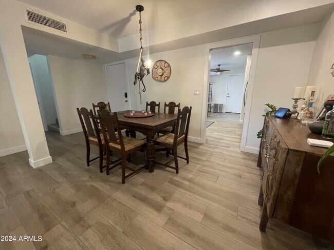 Foto del edificio - 12421 N 41st Pl